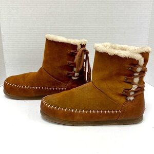 American Eagle Outfitters Faux Fur Lined Genuine Suede Boots